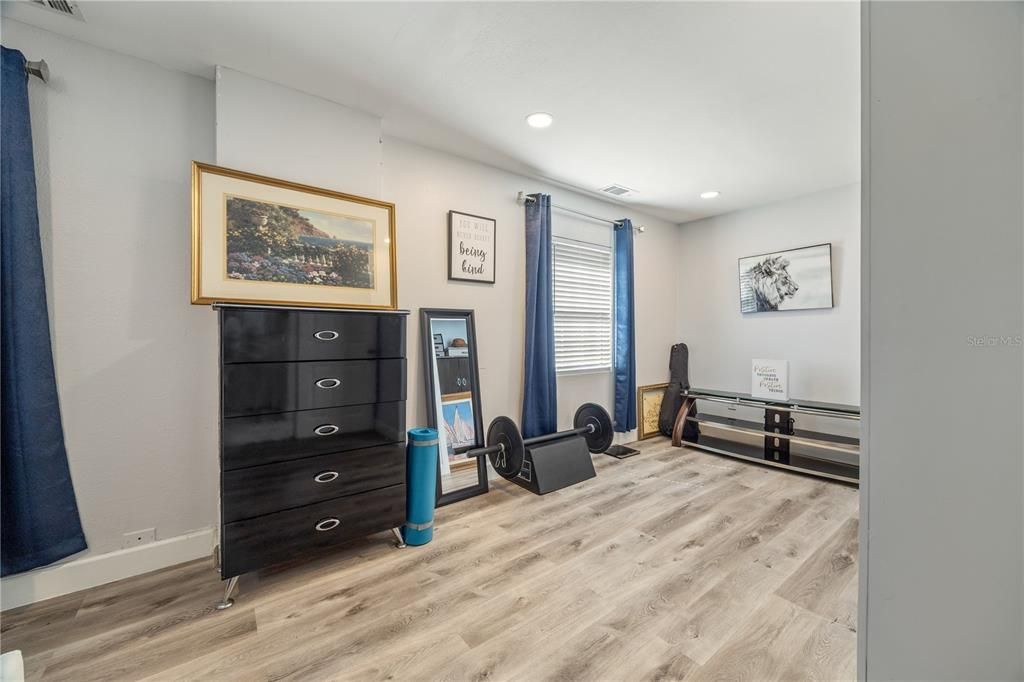 На продажу: $324,900 (2 спален, 1 ванн, 1180 Квадратных фут)