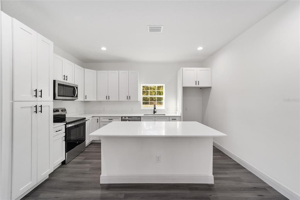 For Rent: $2,000 (2 beds, 2 baths, 1443 Square Feet)