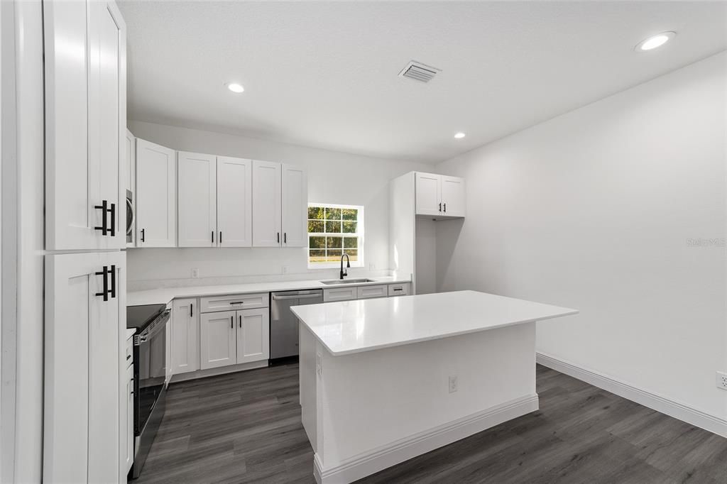 For Rent: $2,000 (2 beds, 2 baths, 1443 Square Feet)