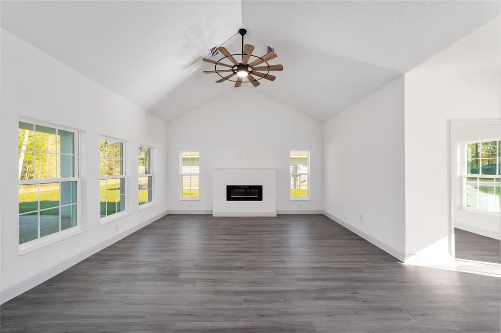 For Rent: $2,000 (2 beds, 2 baths, 1443 Square Feet)