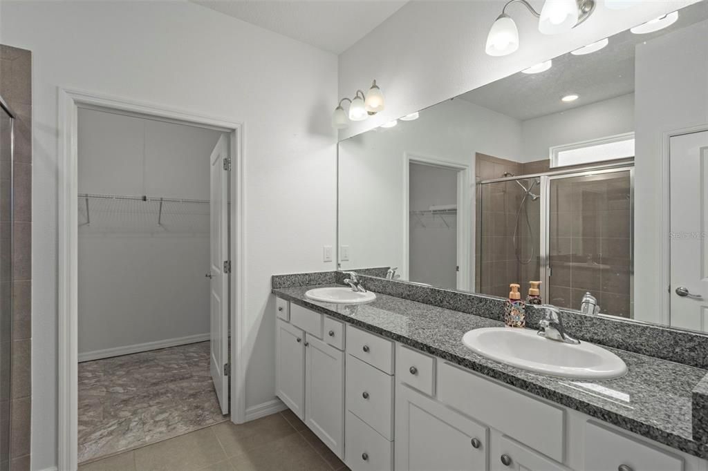 待售: $319,000 (3 贝兹, 2 浴室, 1649 平方英尺)