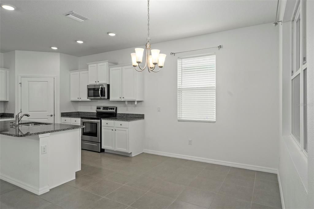 待售: $319,000 (3 贝兹, 2 浴室, 1649 平方英尺)