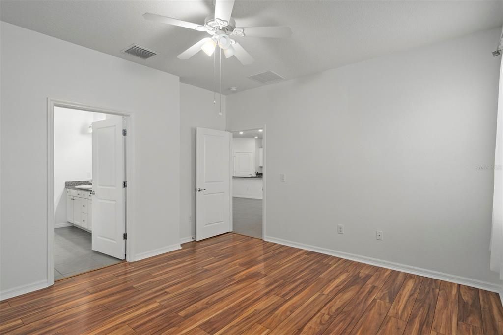 待售: $319,000 (3 贝兹, 2 浴室, 1649 平方英尺)