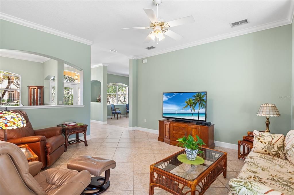 For Sale: $400,000 (4 beds, 2 baths, 2142 Square Feet)