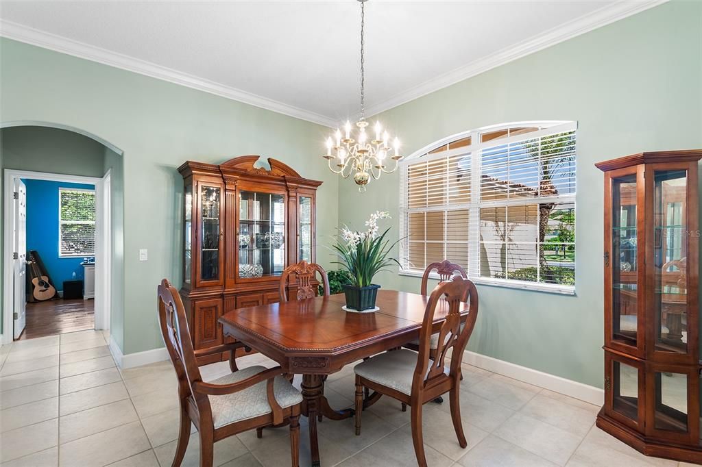 For Sale: $400,000 (4 beds, 2 baths, 2142 Square Feet)