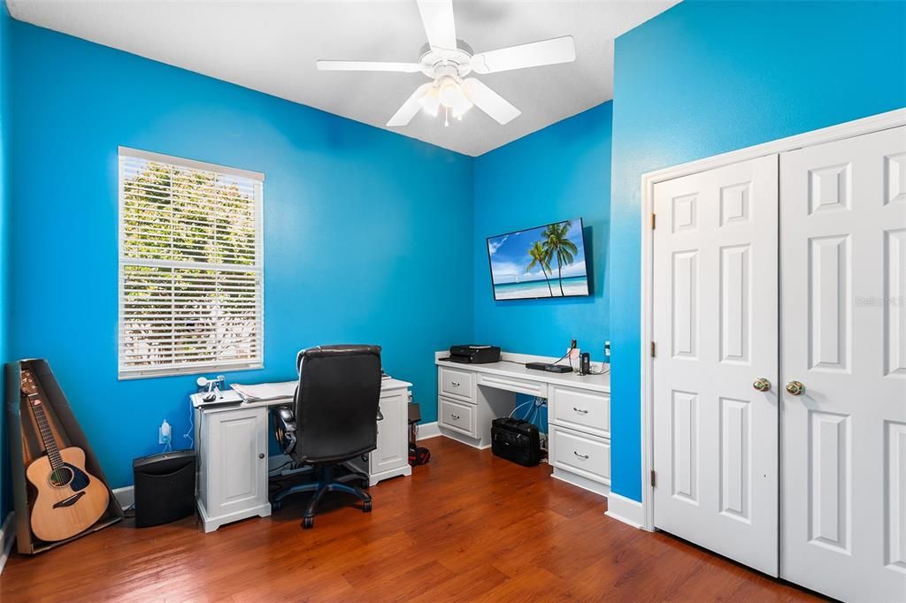 For Sale: $400,000 (4 beds, 2 baths, 2142 Square Feet)