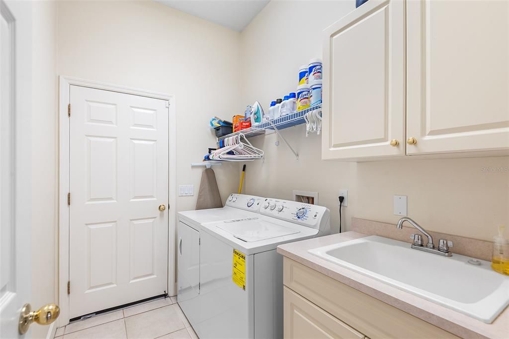 For Sale: $400,000 (4 beds, 2 baths, 2142 Square Feet)