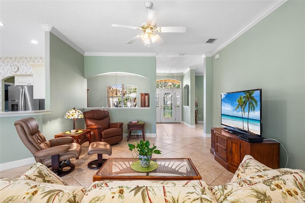 For Sale: $400,000 (4 beds, 2 baths, 2142 Square Feet)