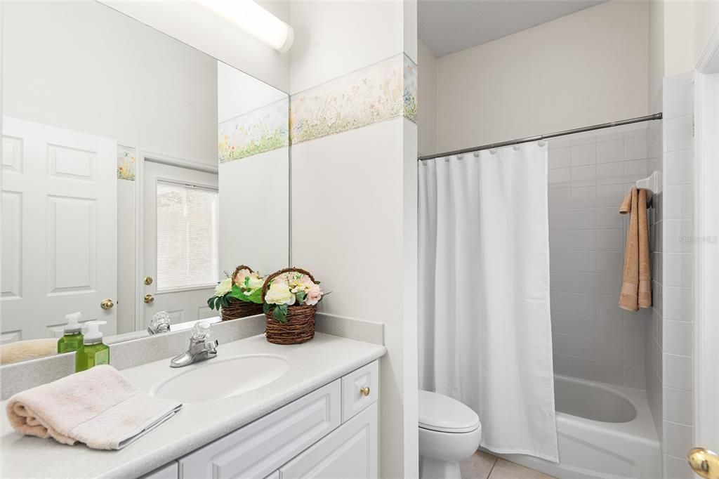 For Sale: $400,000 (4 beds, 2 baths, 2142 Square Feet)