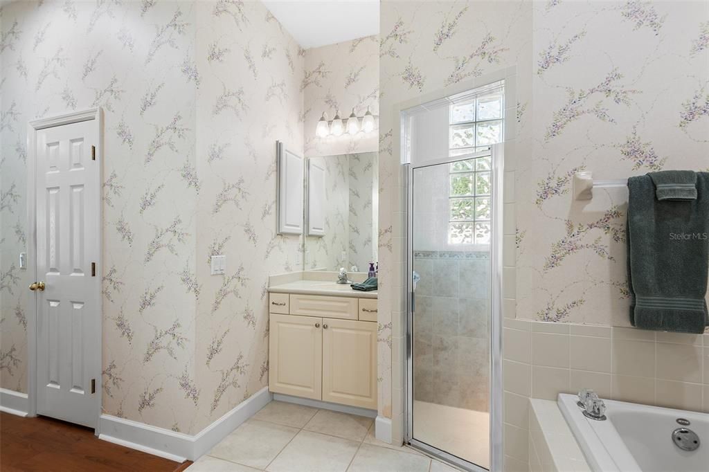 For Sale: $400,000 (4 beds, 2 baths, 2142 Square Feet)