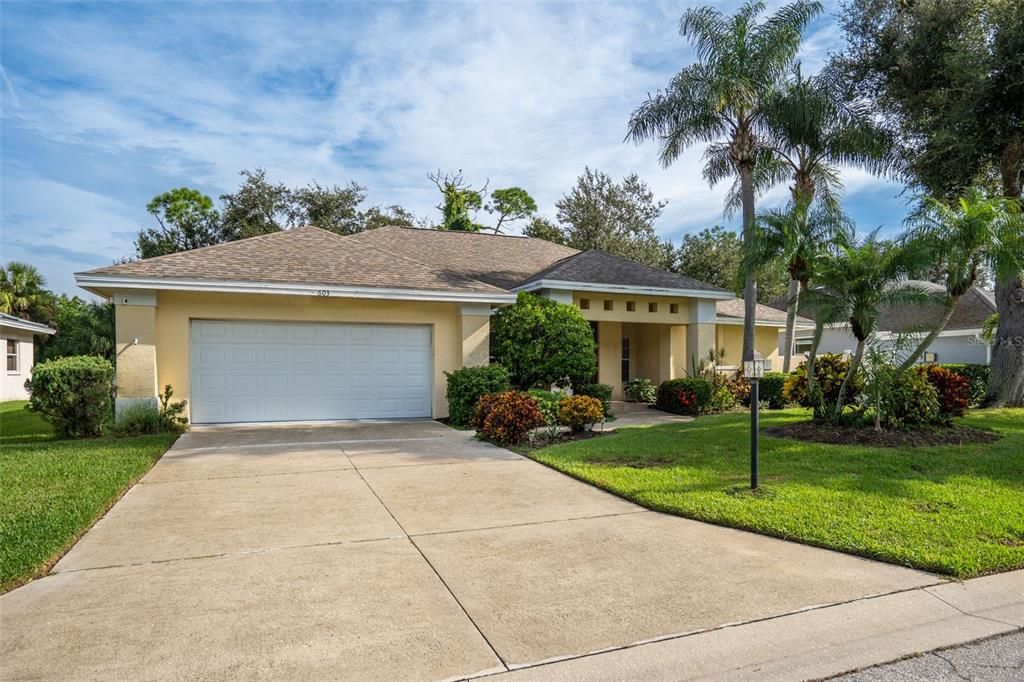 For Rent: $3,550 (3 beds, 2 baths, 2225 Square Feet)