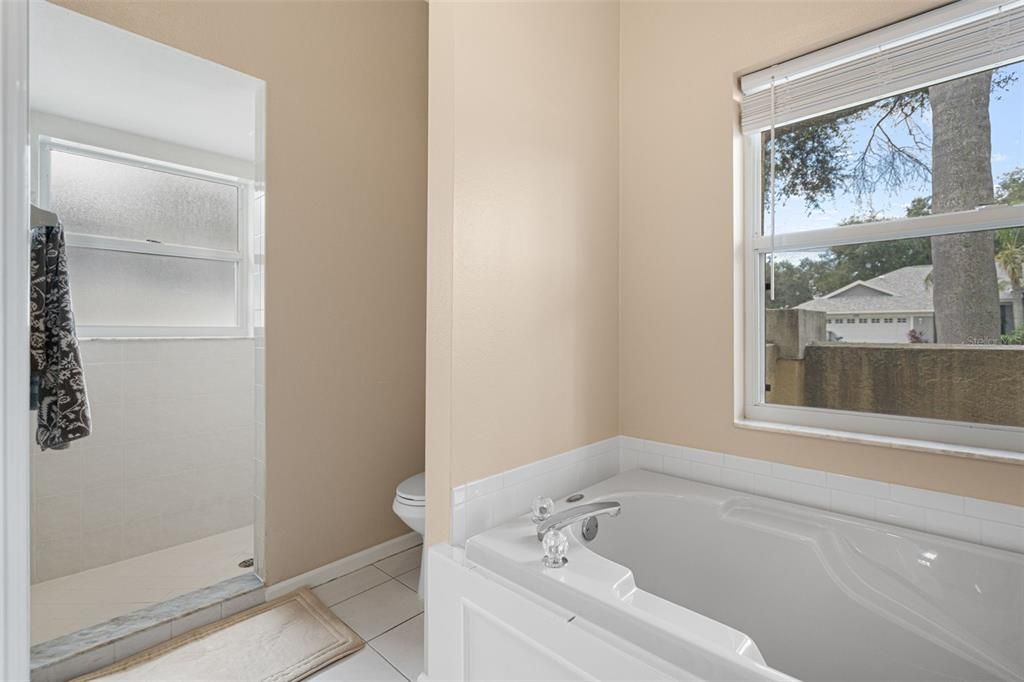 For Rent: $3,550 (3 beds, 2 baths, 2225 Square Feet)