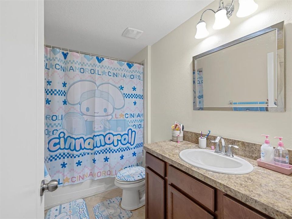 En Venta: $325,000 (3 camas, 2 baños, 2010 Pies cuadrados)