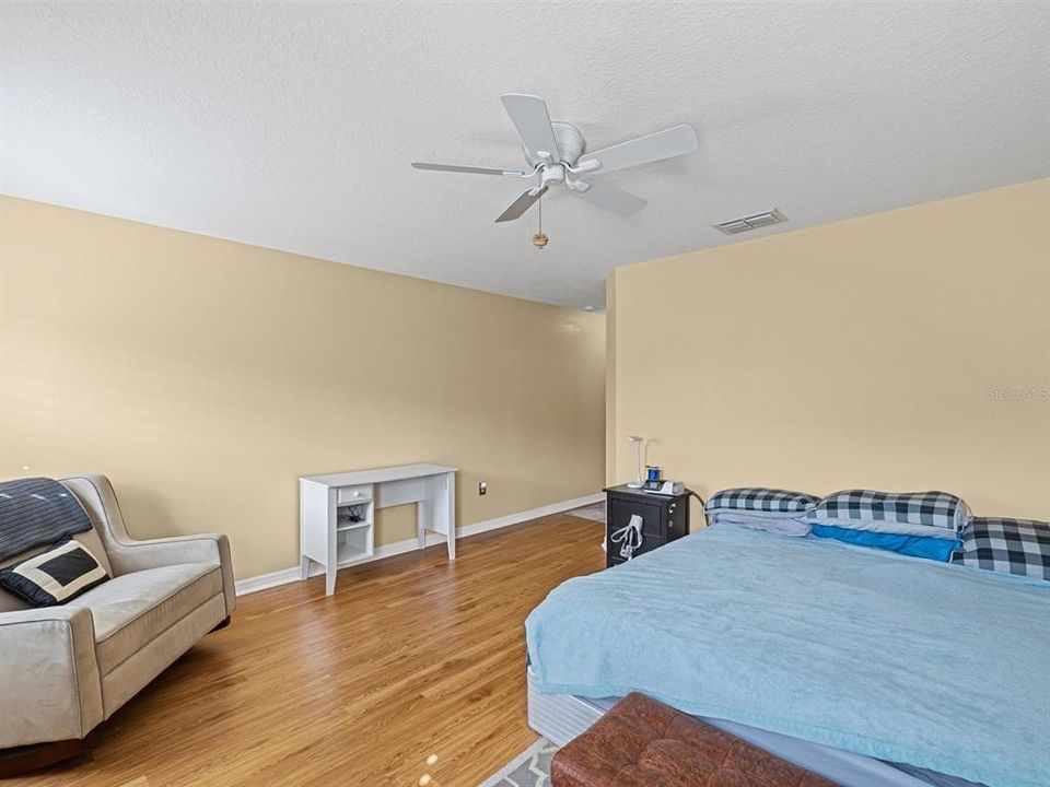 En Venta: $325,000 (3 camas, 2 baños, 2010 Pies cuadrados)