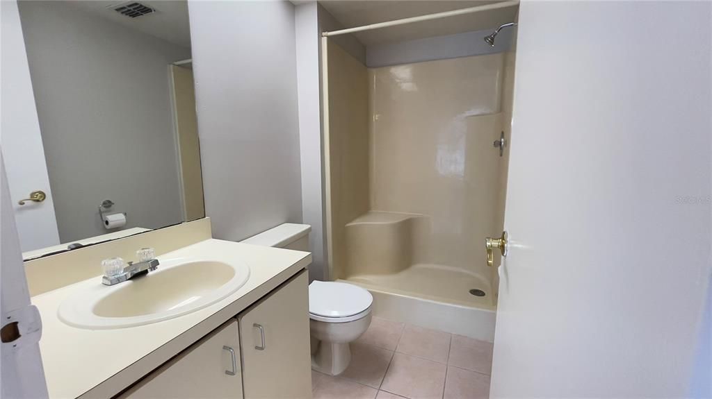 Activo con contrato: $568,500 (2 camas, 2 baños, 980 Pies cuadrados)