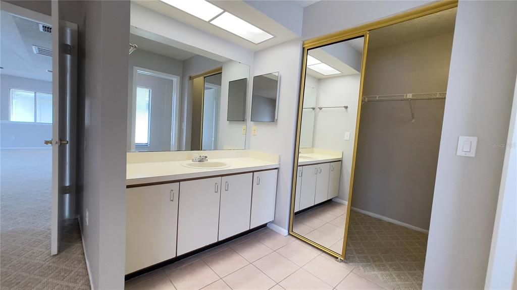 Activo con contrato: $568,500 (2 camas, 2 baños, 980 Pies cuadrados)