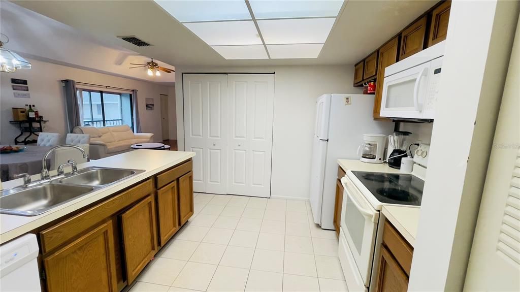 Activo con contrato: $568,500 (2 camas, 2 baños, 980 Pies cuadrados)