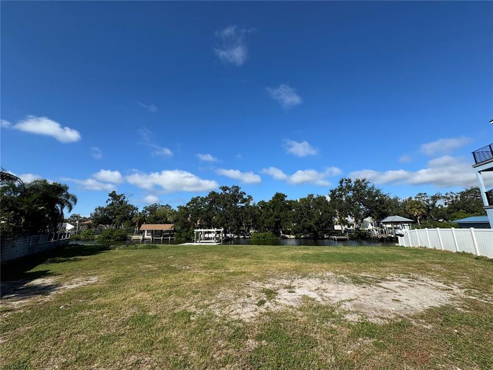 На продажу: $535,000 (0.28 acres)