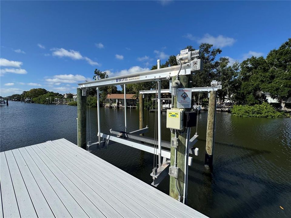 На продажу: $535,000 (0.28 acres)