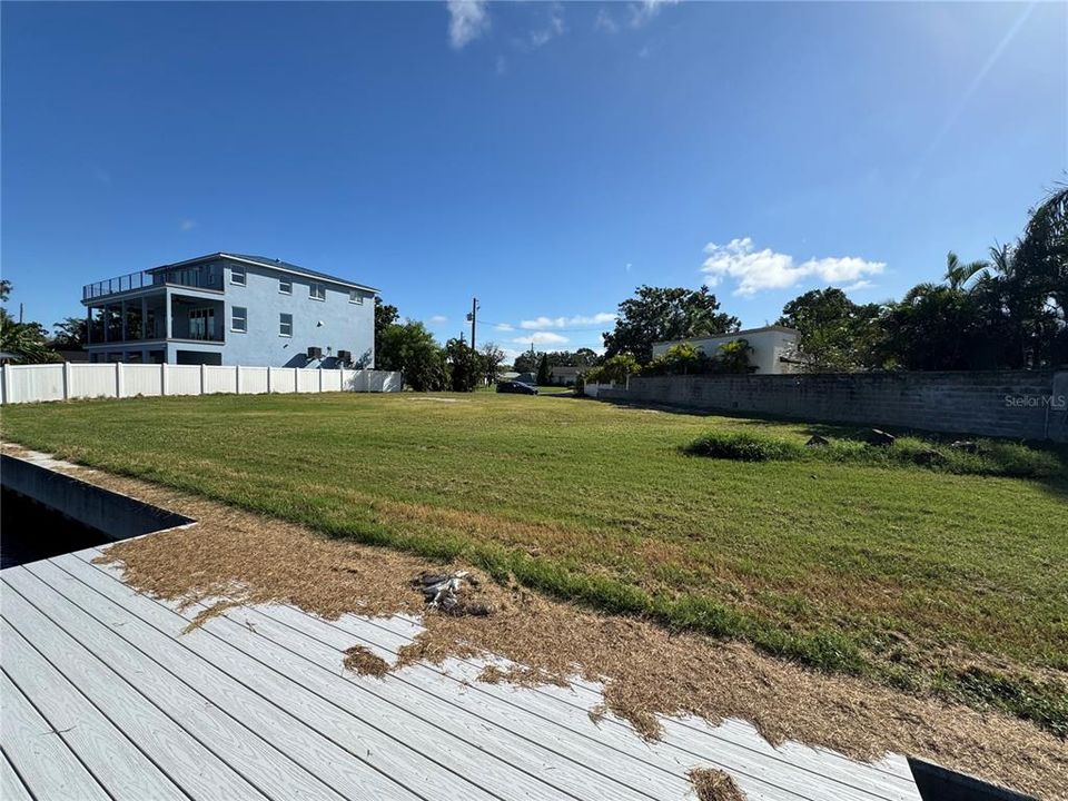 На продажу: $535,000 (0.28 acres)