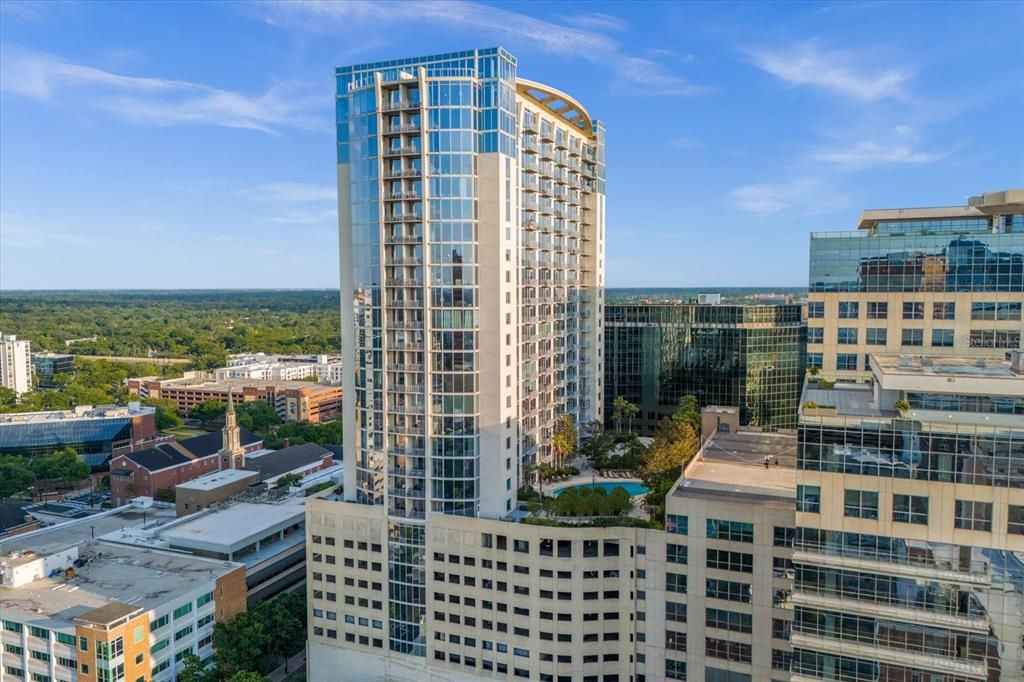 For Sale: $159,900 (1 beds, 1 baths, 772 Square Feet)