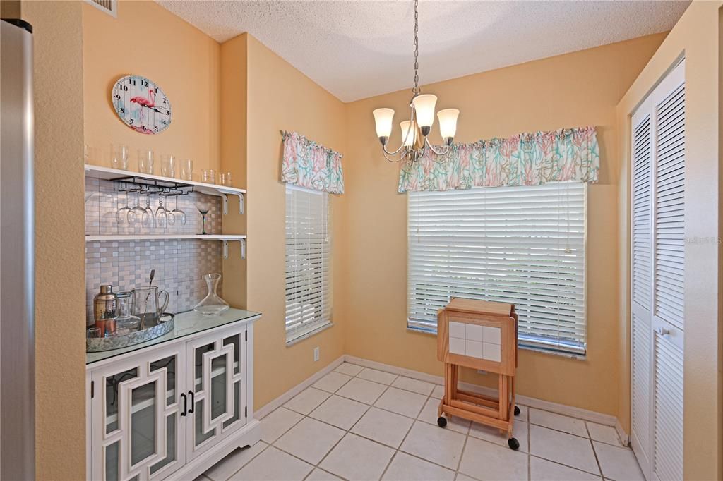 For Sale: $268,500 (2 beds, 2 baths, 1193 Square Feet)