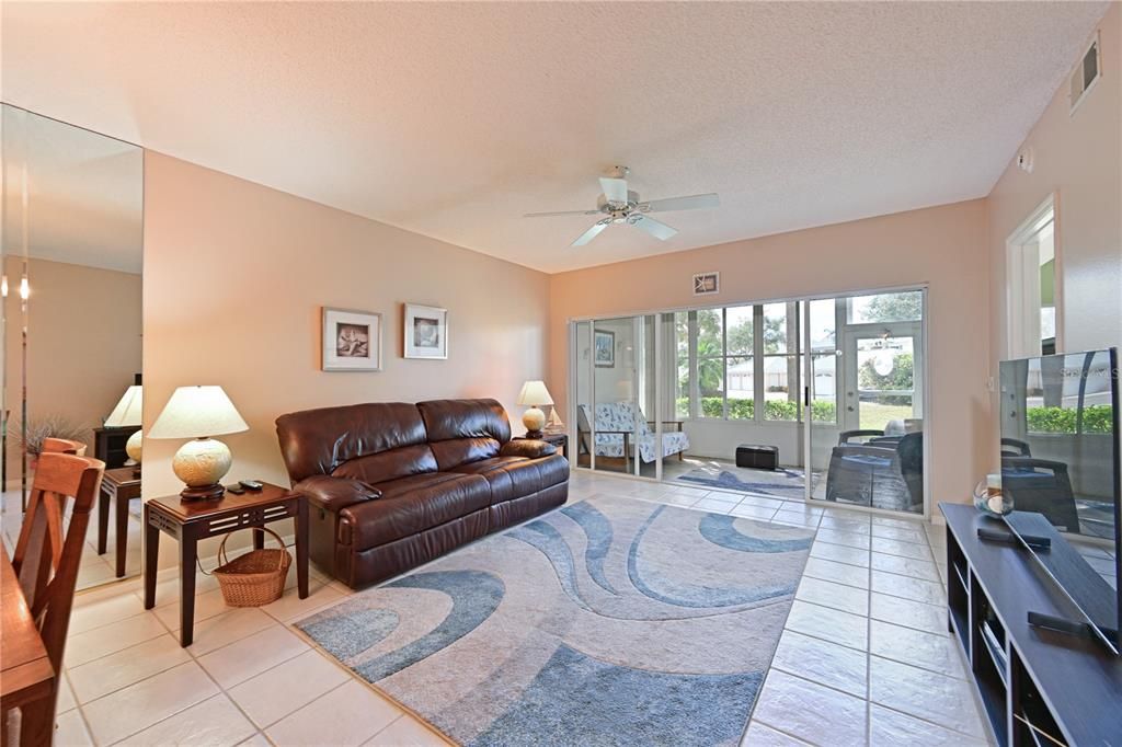 For Sale: $268,500 (2 beds, 2 baths, 1193 Square Feet)