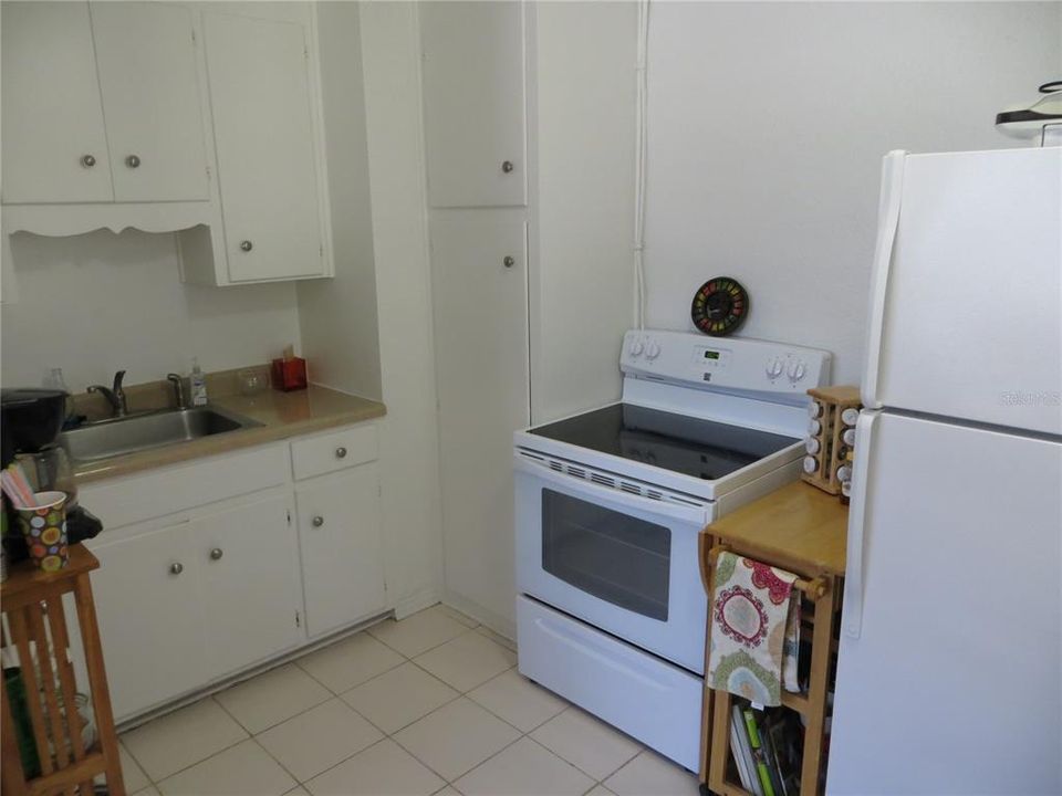 For Sale: $320,000 (3 beds, 0 baths, 1196 Square Feet)