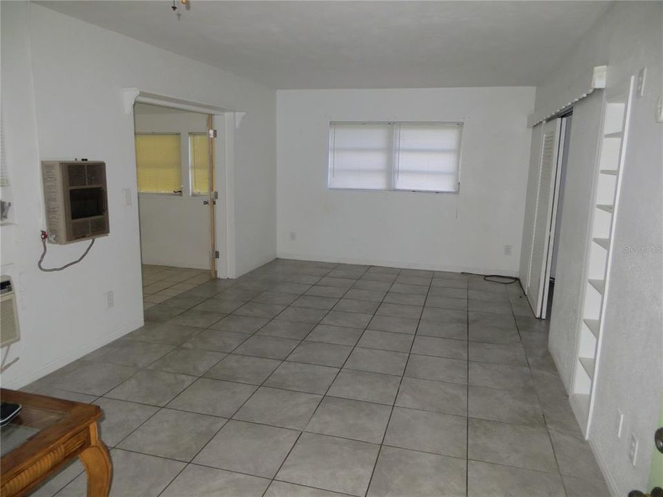 For Sale: $320,000 (3 beds, 0 baths, 1196 Square Feet)