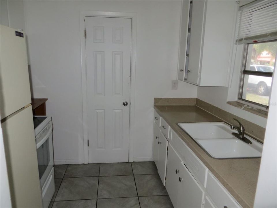 For Sale: $320,000 (3 beds, 0 baths, 1196 Square Feet)