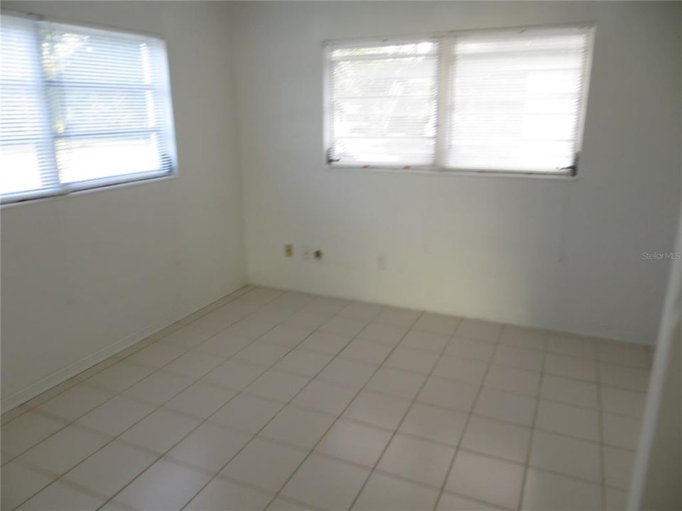 For Sale: $320,000 (3 beds, 0 baths, 1196 Square Feet)