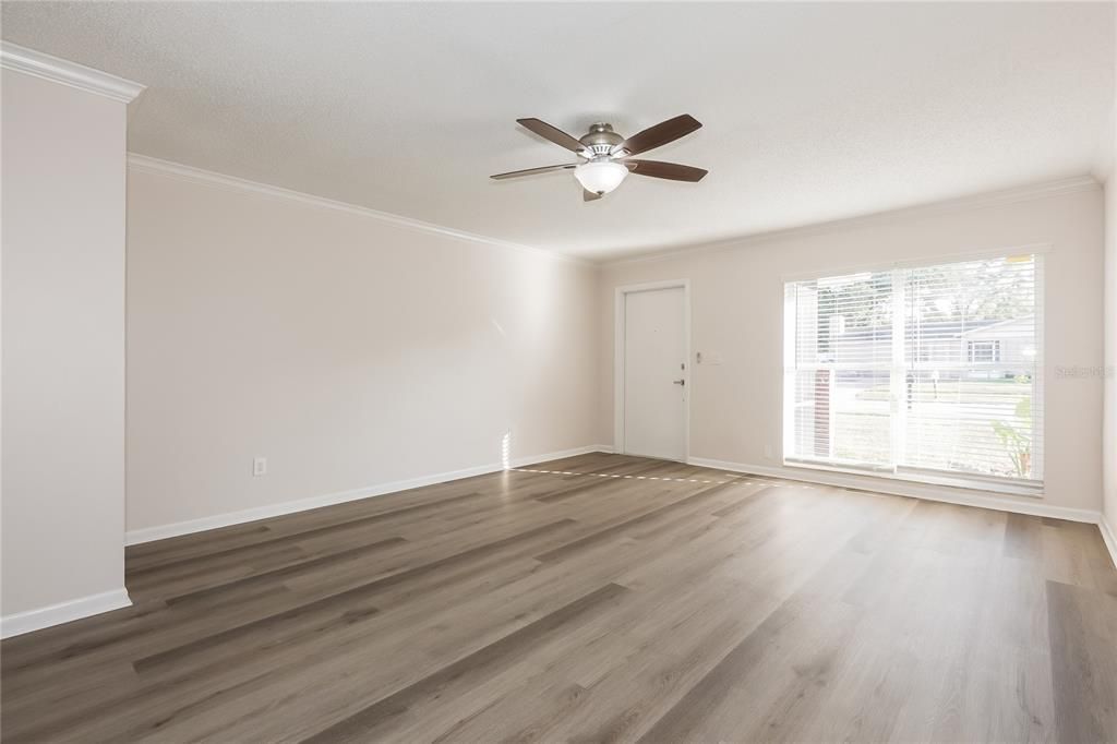 For Sale: $349,900 (3 beds, 2 baths, 1404 Square Feet)