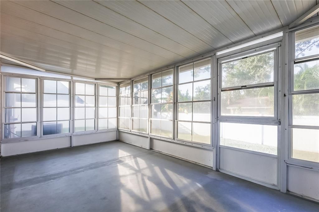 For Sale: $349,900 (3 beds, 2 baths, 1404 Square Feet)