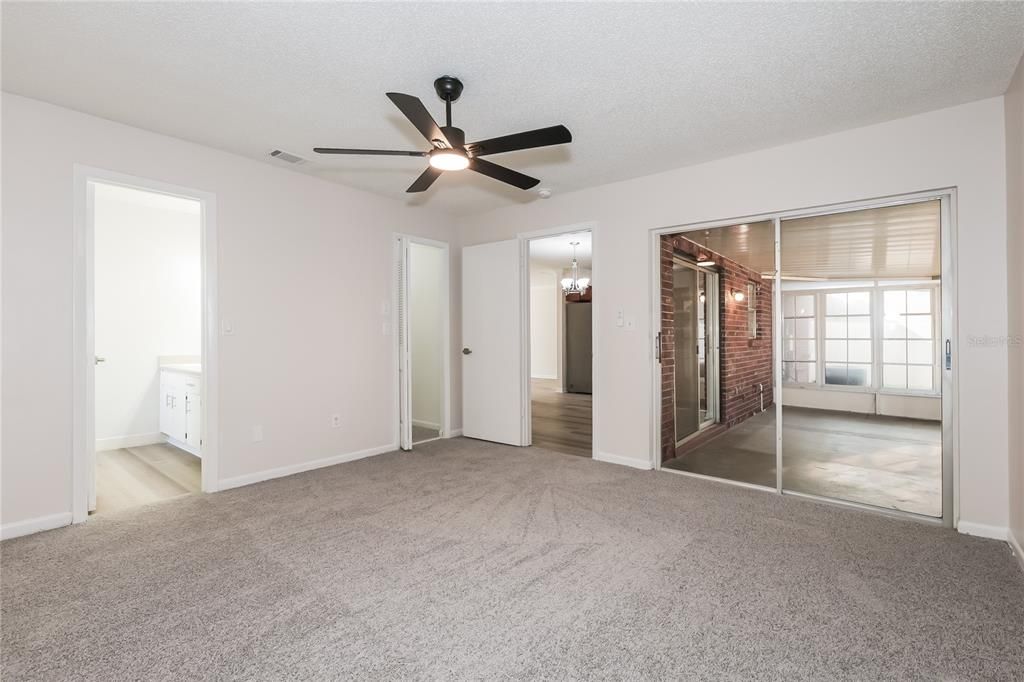 For Sale: $349,900 (3 beds, 2 baths, 1404 Square Feet)