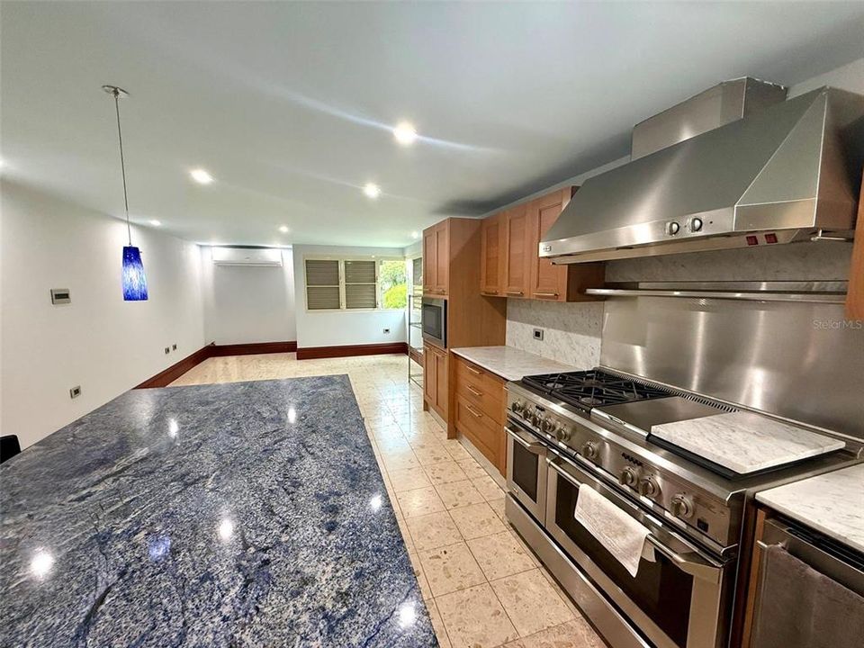 For Rent: $3,995 (4 beds, 2 baths, 2200 Square Feet)