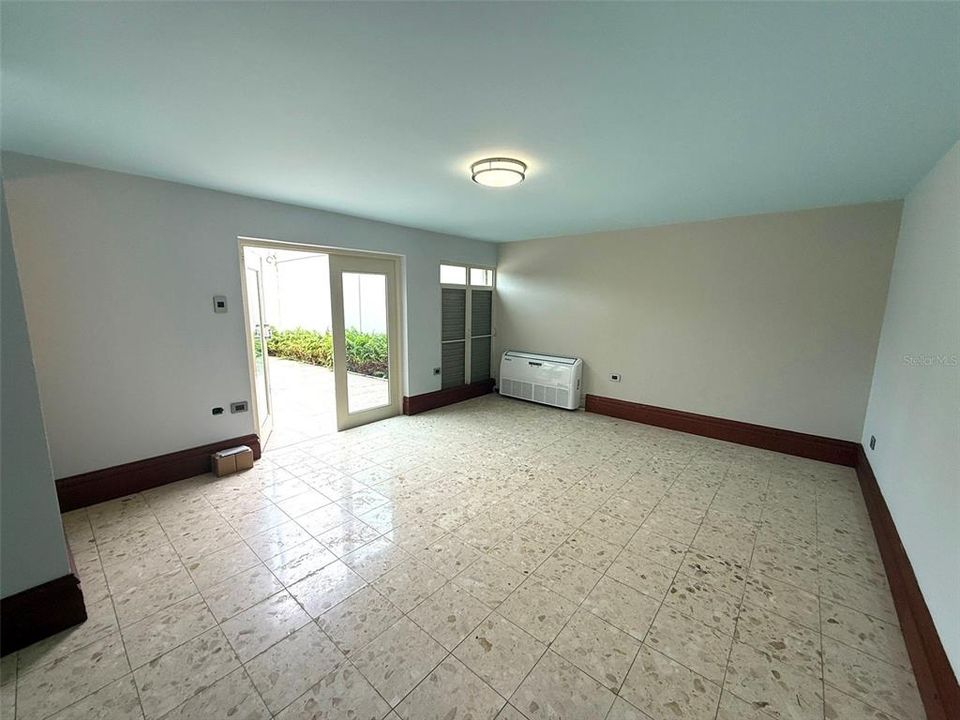 For Rent: $3,995 (4 beds, 2 baths, 2200 Square Feet)