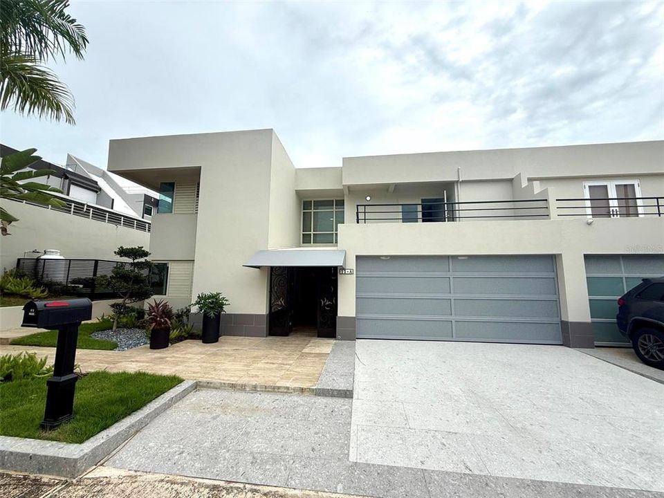 For Rent: $3,995 (4 beds, 2 baths, 2200 Square Feet)