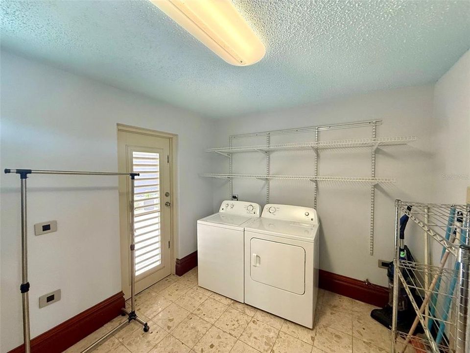 For Rent: $3,995 (4 beds, 2 baths, 2200 Square Feet)