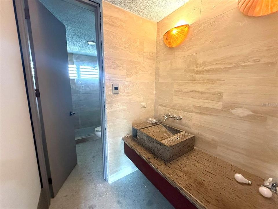 For Rent: $3,995 (4 beds, 2 baths, 2200 Square Feet)