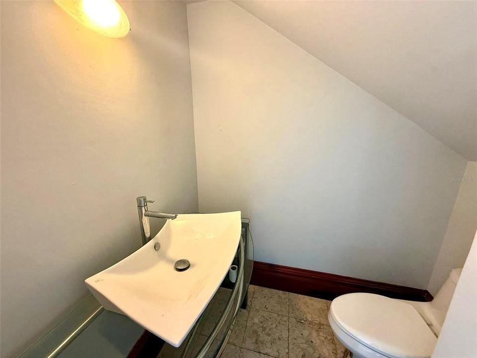 For Rent: $3,995 (4 beds, 2 baths, 2200 Square Feet)