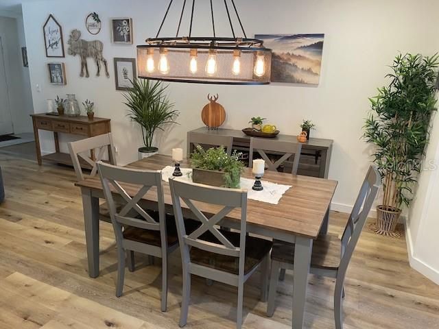 For Rent: $2,500 (2 beds, 2 baths, 1382 Square Feet)