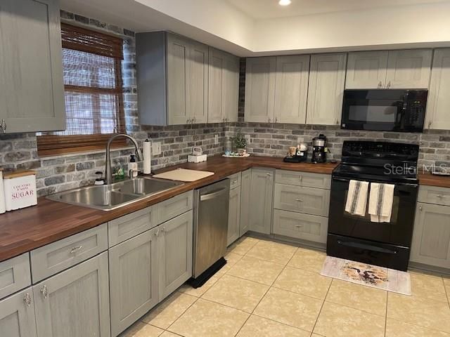 For Rent: $2,500 (2 beds, 2 baths, 1382 Square Feet)