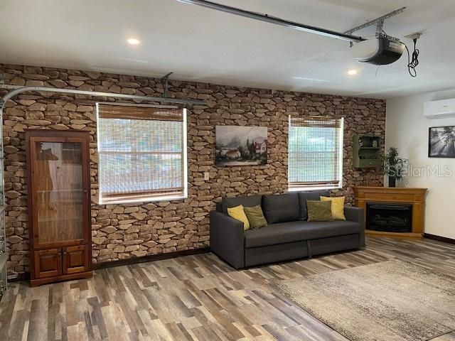 For Rent: $2,500 (2 beds, 2 baths, 1382 Square Feet)