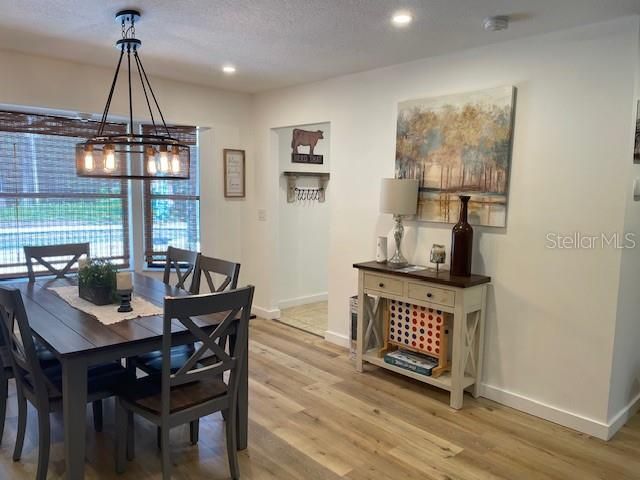 For Rent: $2,500 (2 beds, 2 baths, 1382 Square Feet)