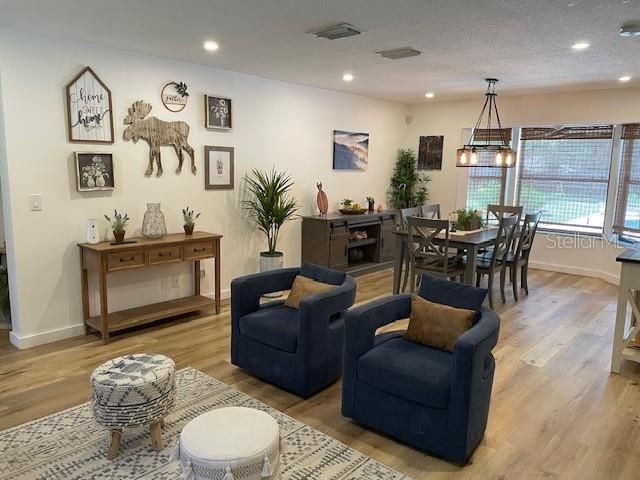 For Rent: $2,500 (2 beds, 2 baths, 1382 Square Feet)