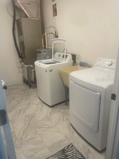 For Rent: $2,500 (2 beds, 2 baths, 1382 Square Feet)