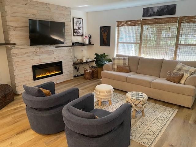 For Rent: $2,500 (2 beds, 2 baths, 1382 Square Feet)