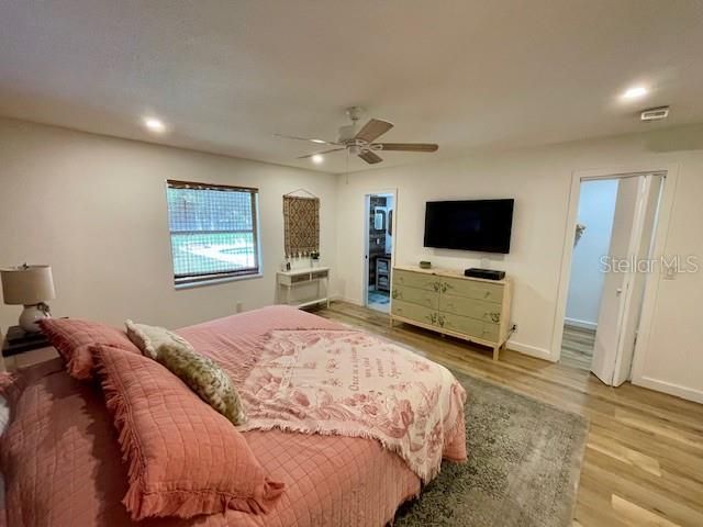 For Rent: $2,500 (2 beds, 2 baths, 1382 Square Feet)