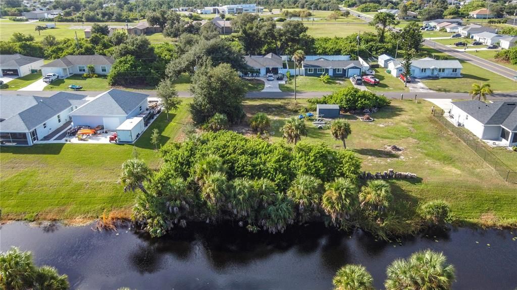 На продажу: $49,000 (0.23 acres)