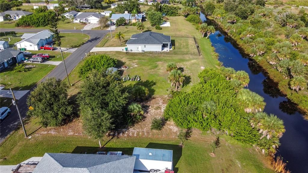 На продажу: $49,000 (0.23 acres)